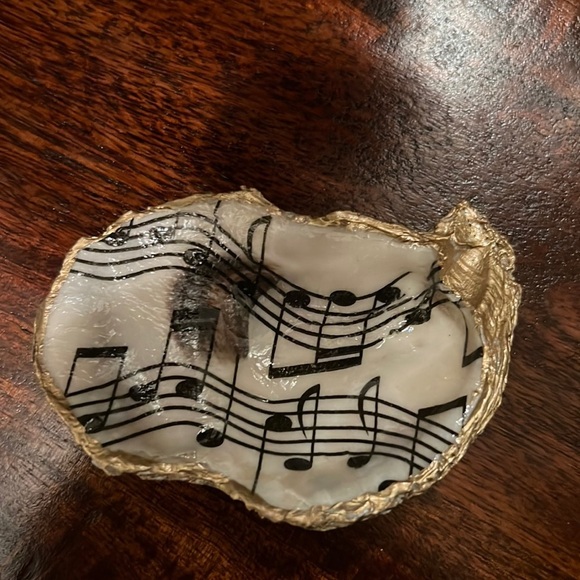 Handmade Trinket Holder, Music Notes, made of oyster shell - Picture 1 of 9